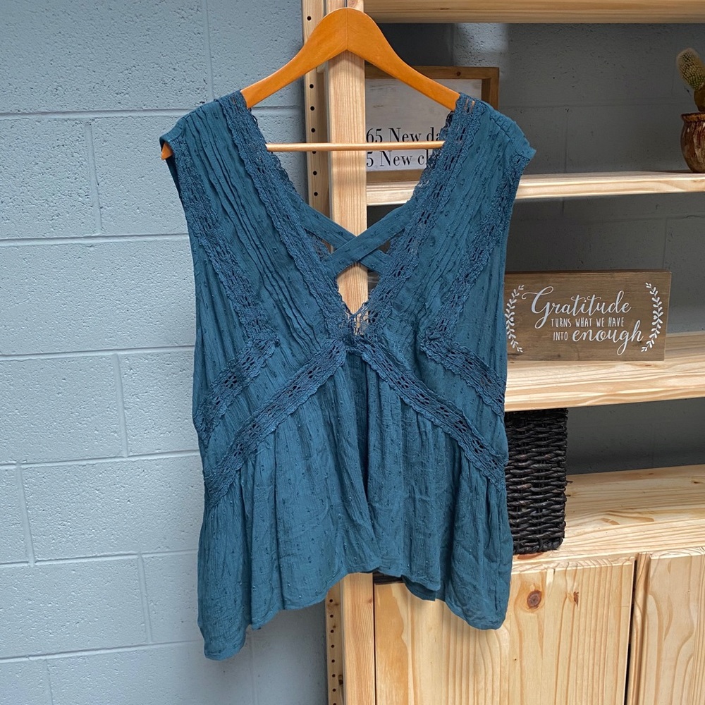 American Eagle Sleeveless XL teal top